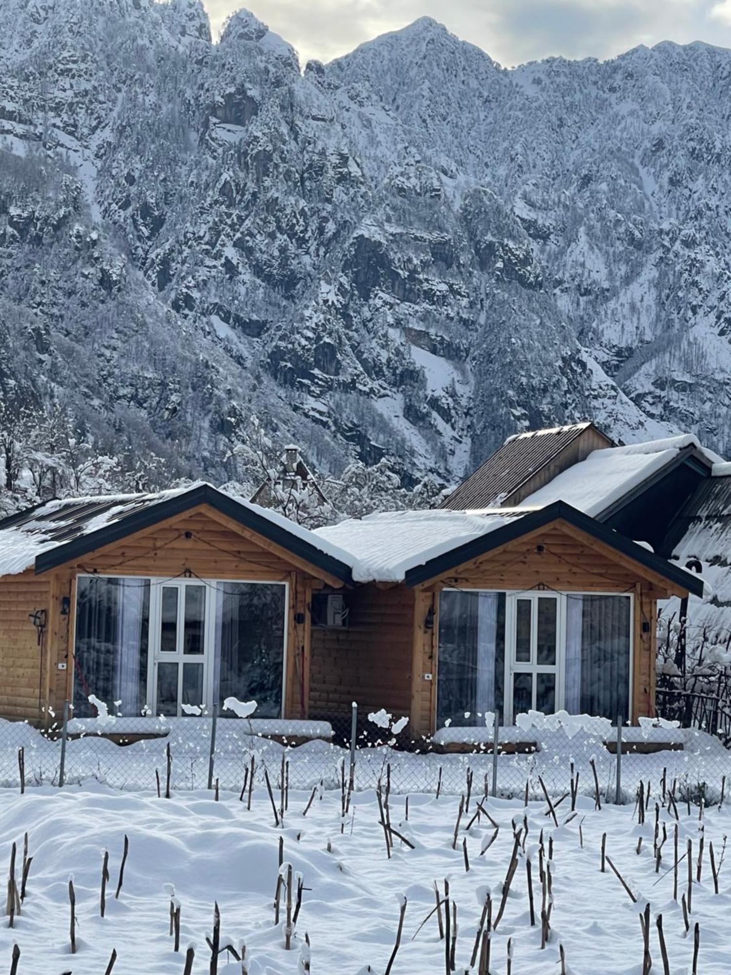 Thethi Mountain Villas ภายนอก รูปภาพ